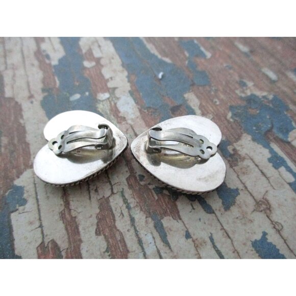 Joan Slifka Sterling Silver Spiny Oyster Heart Shaped Clip on Earrings - Picture 6 of 8